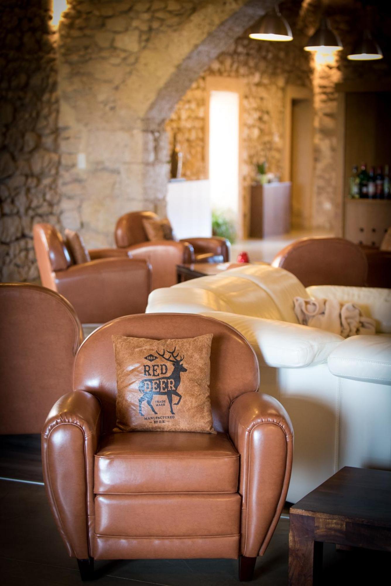 מלון Ouveillan Le Relais De Pigasse מראה חיצוני תמונה